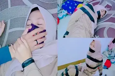 Bokep Jilbab BDSM Ukhty Pasrah Diikat Fetish poster