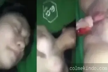 Bokep SMA Ngebor Dara Temen Sekelas, Memek Perawan Robek di Kosan poster