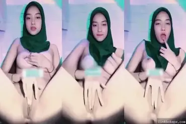 Cewek Cantik Memek Tembem Colmek Nakal poster